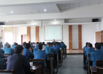 公司特邀行業專家開展培訓