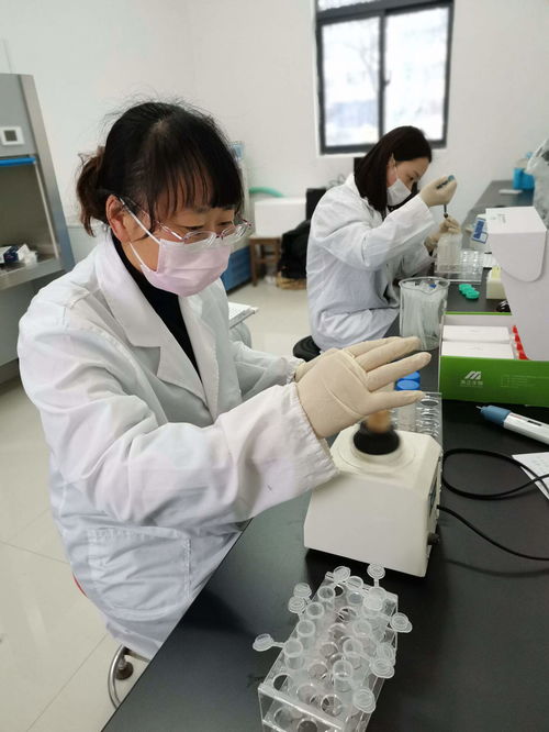 江蘇省鹽城市銀寶集團農業(yè)發(fā)展公司精心為水產養(yǎng)殖戶服務