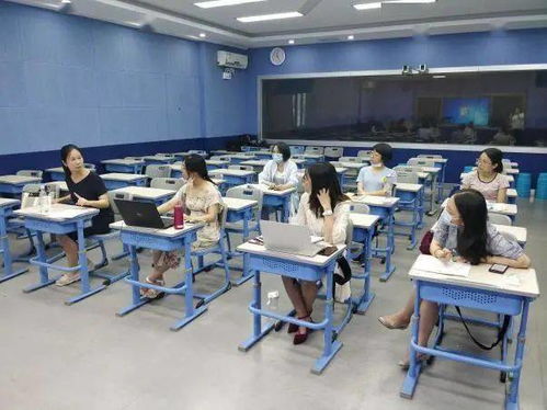 精英引領定乾坤 同伴比拼促升格 記中學語文組暑期技能培訓