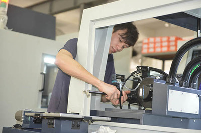 今日標準數控走心機領跑行業十六載