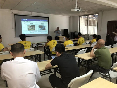 完善產(chǎn)品質(zhì)量與細(xì)節(jié)規(guī)范,穗福門窗開展門窗注膠系統(tǒng)技術(shù)培訓(xùn)