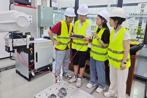 創新實施校企合作 重慶工業職業技術學院把課堂搬進企業工廠