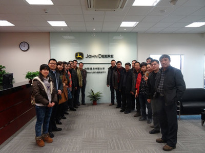 約翰迪爾攜手南開大學成功舉辦經銷商高管技術培訓課程